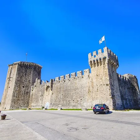 Irvin * Trogir