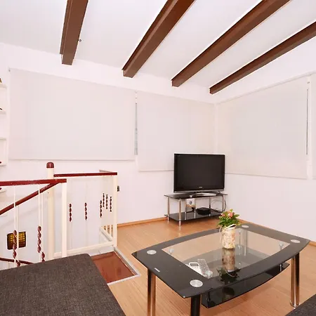 Apartment Irvin